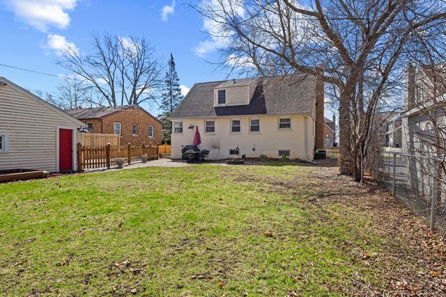 914 Central Avenue, Deerfield, IL 60015