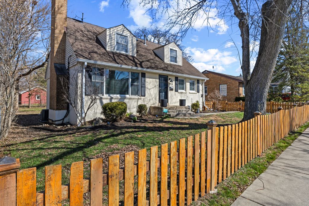 914 Central Avenue, Deerfield, IL 60015