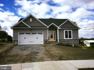 328 W FRITZ AVE, Quarryville, PA 17566