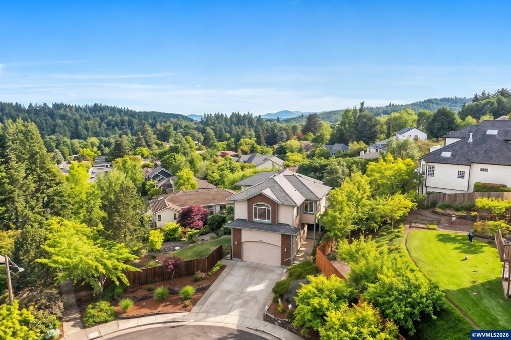 3110 NW Swan Pl, Corvallis, OR 97330