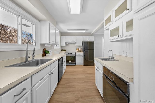 7260 Cottonwood, West Bloomfield Charter Township, MI 48322