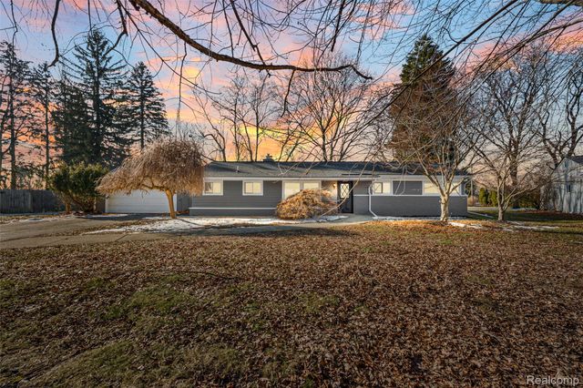 7260 Cottonwood, West Bloomfield Charter Township, MI 48322
