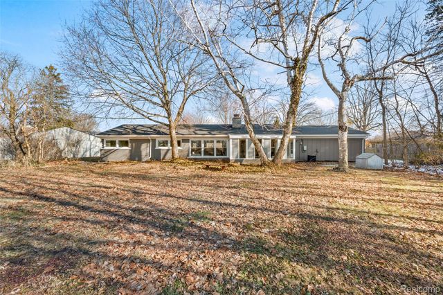 7260 Cottonwood, West Bloomfield Charter Township, MI 48322