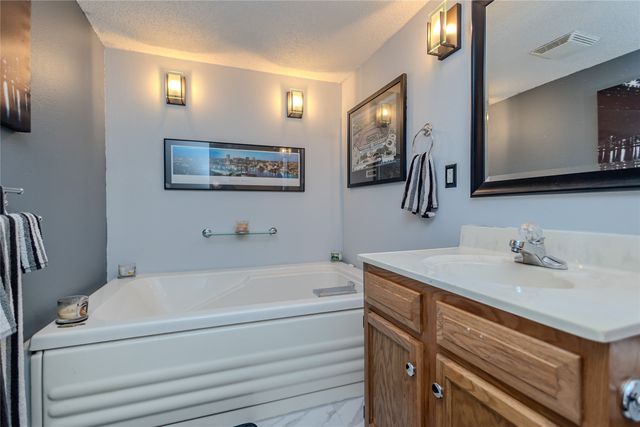 555 SE Laurel Street 6, Waukee, IA 50263