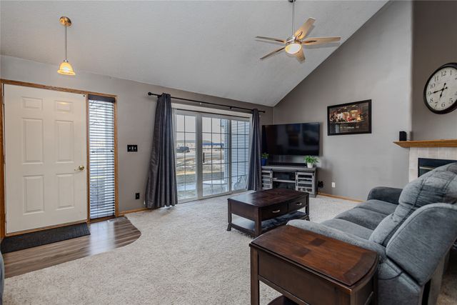 555 SE Laurel Street 6, Waukee, IA 50263