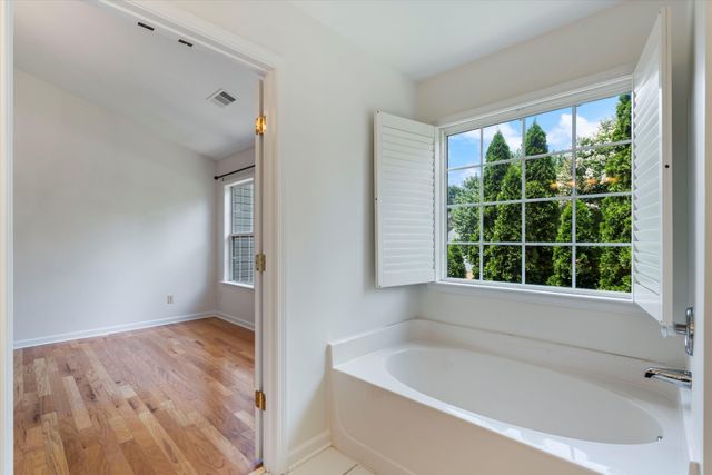456 Old Towne Dr, Brentwood, TN 37027