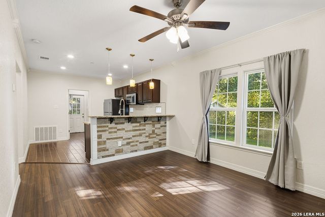 333 E Hafer Unit 102, San Antonio, TX 78214