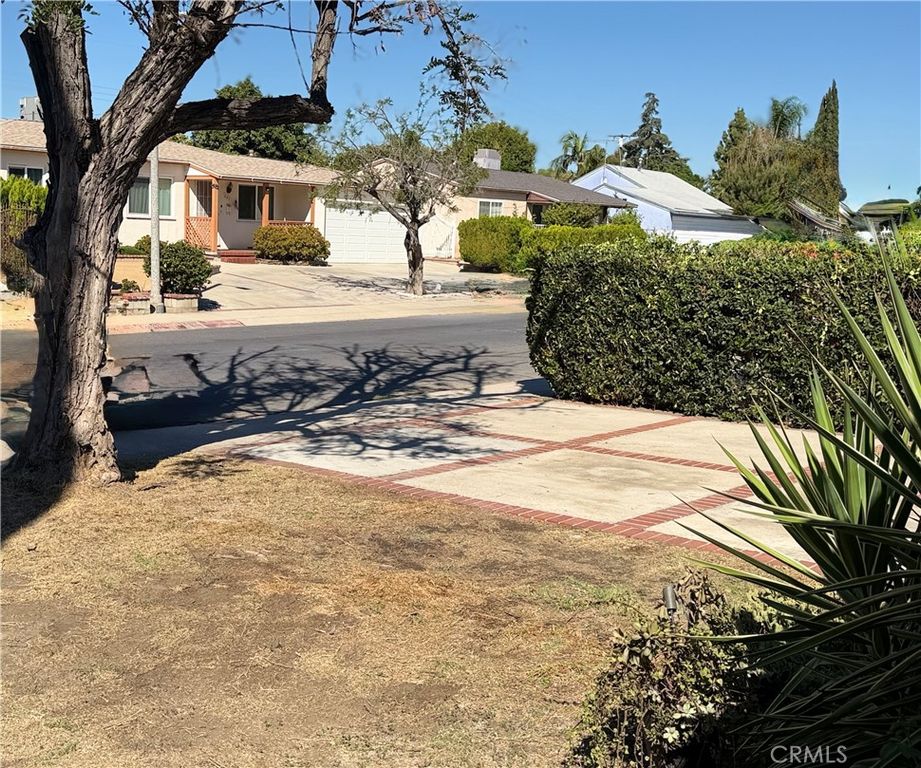 8360 Katherine Avenue, Panorama City, CA 91402 — photo 3