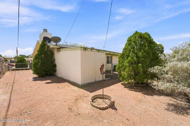 1803 Seldon Avenue, Las Cruces, NM 88001