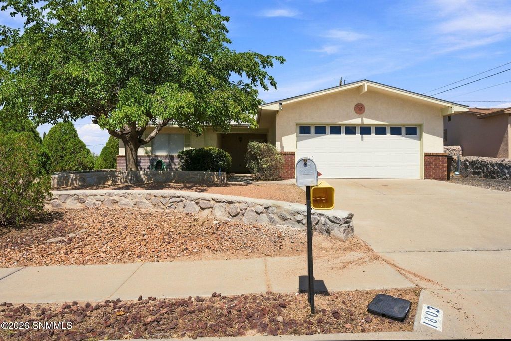 1803 Seldon Avenue, Las Cruces, NM 88001