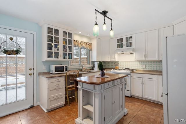 213 Euclid Drive, Manlius, NY 13066