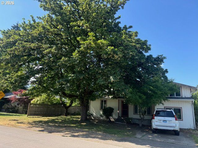 219 FEDERAL Ln, Eugene, OR 97404