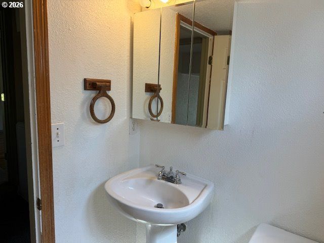 219 FEDERAL Ln, Eugene, OR 97404