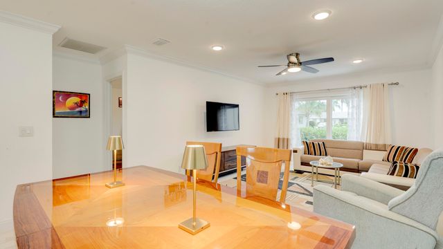 8638 Bella Vista Drive, Boca Raton, FL 33433