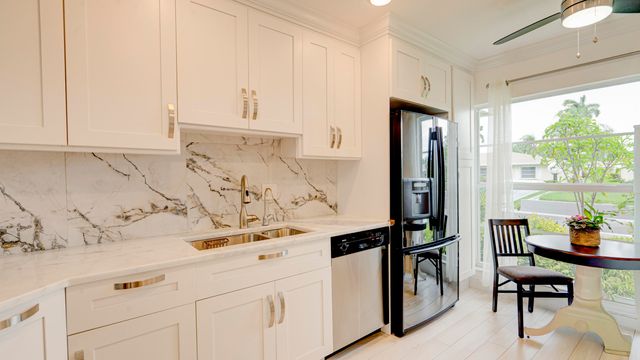 8638 Bella Vista Drive, Boca Raton, FL 33433