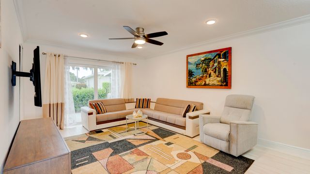 8638 Bella Vista Drive, Boca Raton, FL 33433