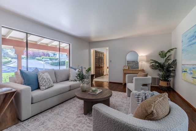 2 Valleywood Court, Pacifica, CA 94044