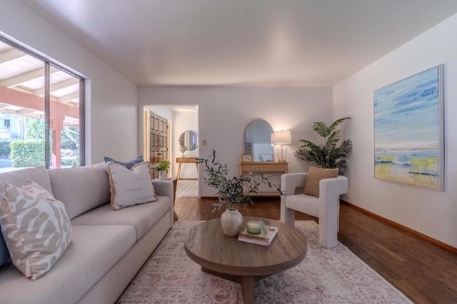 2 Valleywood Court, Pacifica, CA 94044