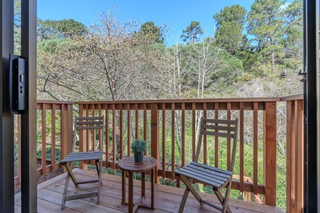 2 Valleywood Court, Pacifica, CA 94044