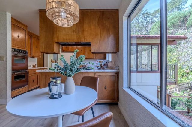 2 Valleywood Court, Pacifica, CA 94044