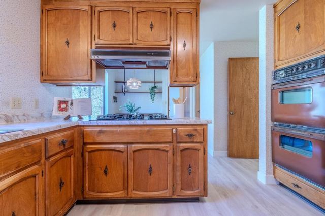 2 Valleywood Court, Pacifica, CA 94044