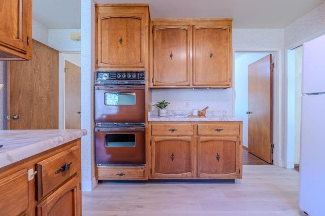 2 Valleywood Court, Pacifica, CA 94044