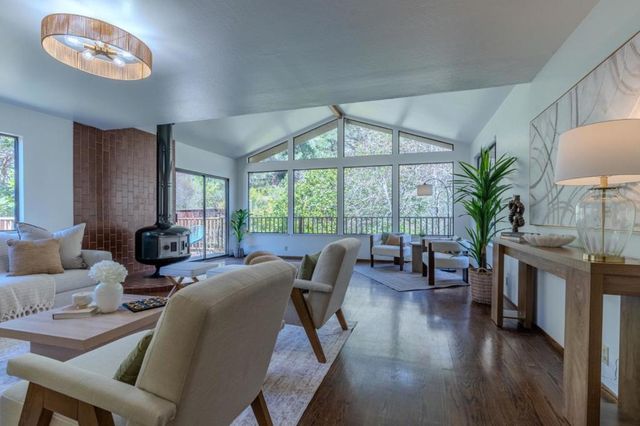 2 Valleywood Court, Pacifica, CA 94044