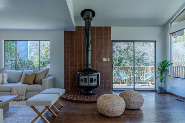 2 Valleywood Court, Pacifica, CA 94044