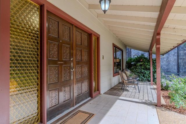 2 Valleywood Court, Pacifica, CA 94044