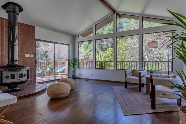 2 Valleywood Court, Pacifica, CA 94044