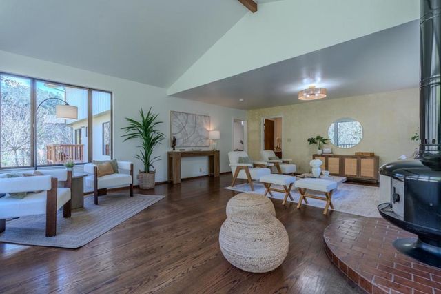 2 Valleywood Court, Pacifica, CA 94044