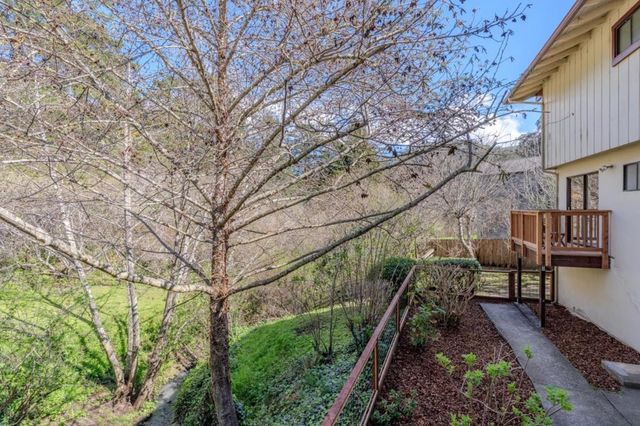 2 Valleywood Court, Pacifica, CA 94044