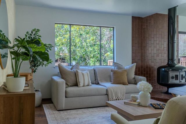 2 Valleywood Court, Pacifica, CA 94044