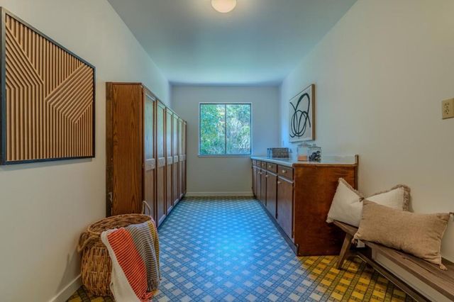 2 Valleywood Court, Pacifica, CA 94044