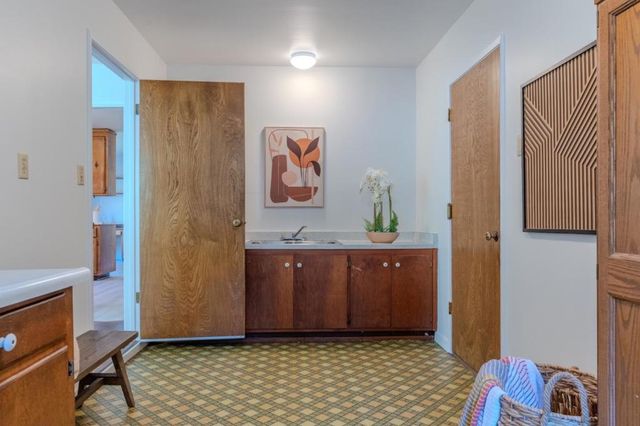 2 Valleywood Court, Pacifica, CA 94044