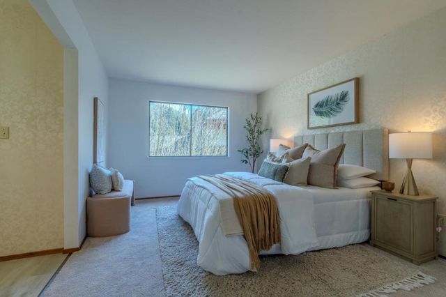 2 Valleywood Court, Pacifica, CA 94044