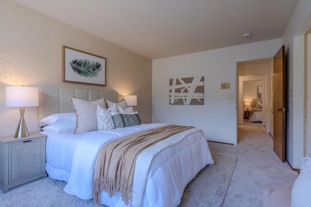 2 Valleywood Court, Pacifica, CA 94044