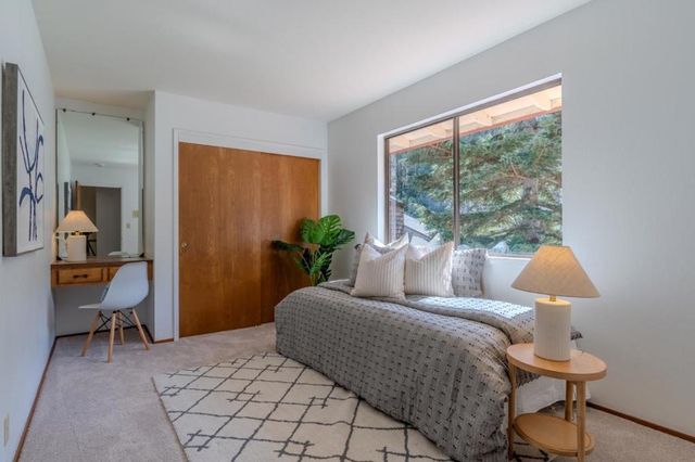 2 Valleywood Court, Pacifica, CA 94044