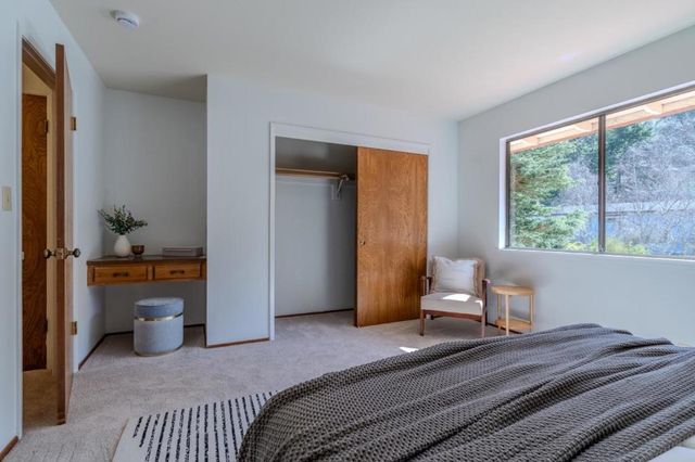 2 Valleywood Court, Pacifica, CA 94044