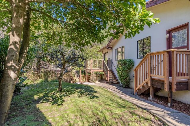 2 Valleywood Court, Pacifica, CA 94044