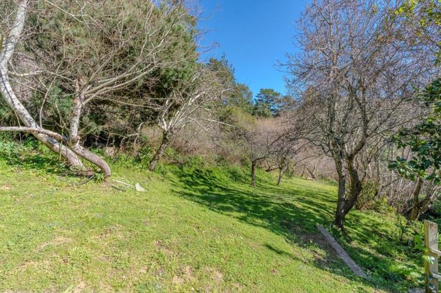 2 Valleywood Court, Pacifica, CA 94044