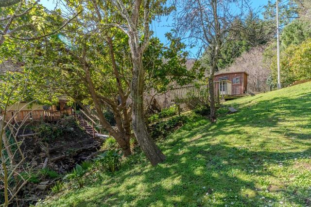 2 Valleywood Court, Pacifica, CA 94044