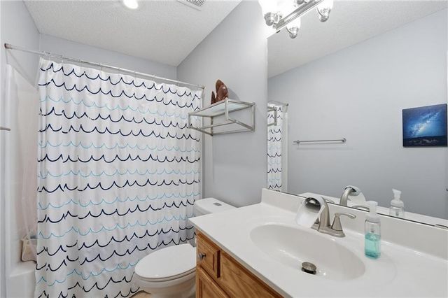 8015 N Kensington Avenue, Kansas City, MO 64119