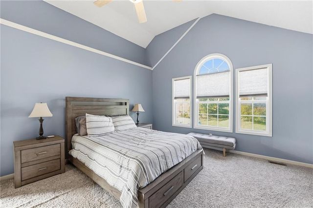 8015 N Kensington Avenue, Kansas City, MO 64119