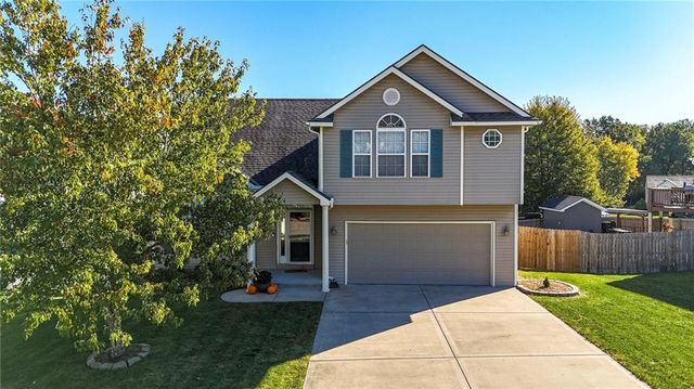 8015 N Kensington Avenue, Kansas City, MO 64119