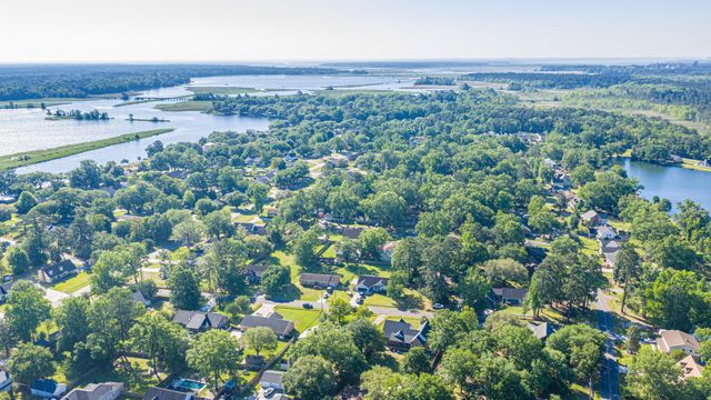 1703 Redwood, Moncks Corner, SC 29461