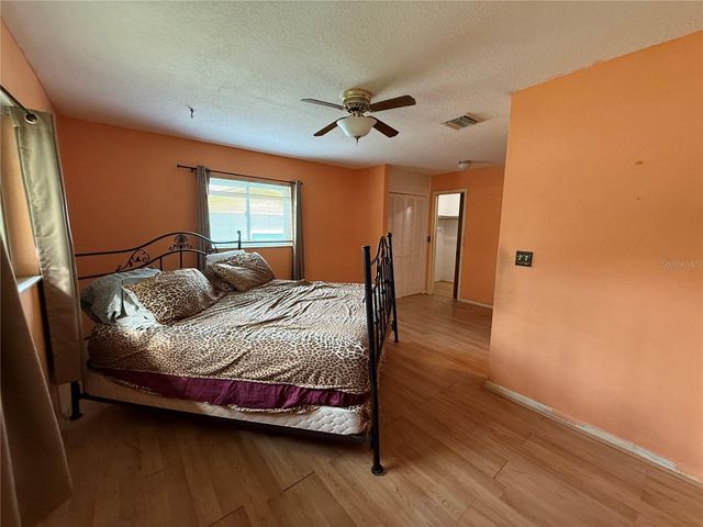 474 WINNERS CIRCLE, Lady Lake, FL 32159