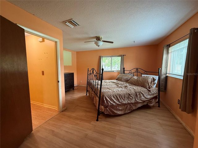 474 WINNERS CIRCLE, Lady Lake, FL 32159