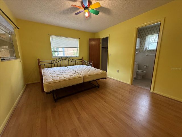 474 WINNERS CIRCLE, Lady Lake, FL 32159