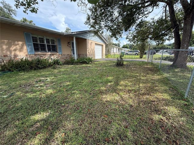 474 WINNERS CIRCLE, Lady Lake, FL 32159